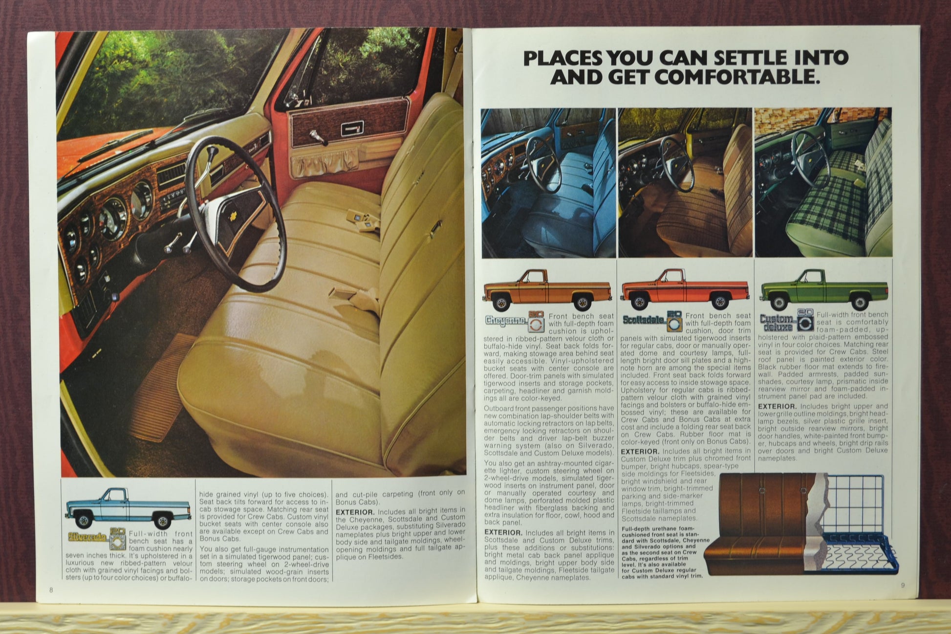 1976 Chevrolet Pickups Dealer Brochure - Fleetside, Stepside, & interior
