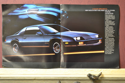 1985 Chevy Camaro dealer brochure, Berlinetta