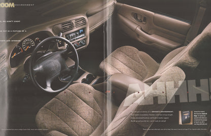 1998 GMC Sonoma pickup truck original dealer sales brochure Extended Cab Sportside Highrider 30 interior pages